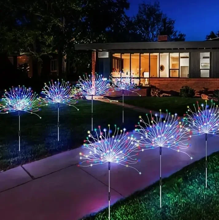 Декоративні садові ліхтарі на сонячній батареї Solar Fireworks Lights 90LED RGB 8 режимів, водонепроникні, висота 95 см