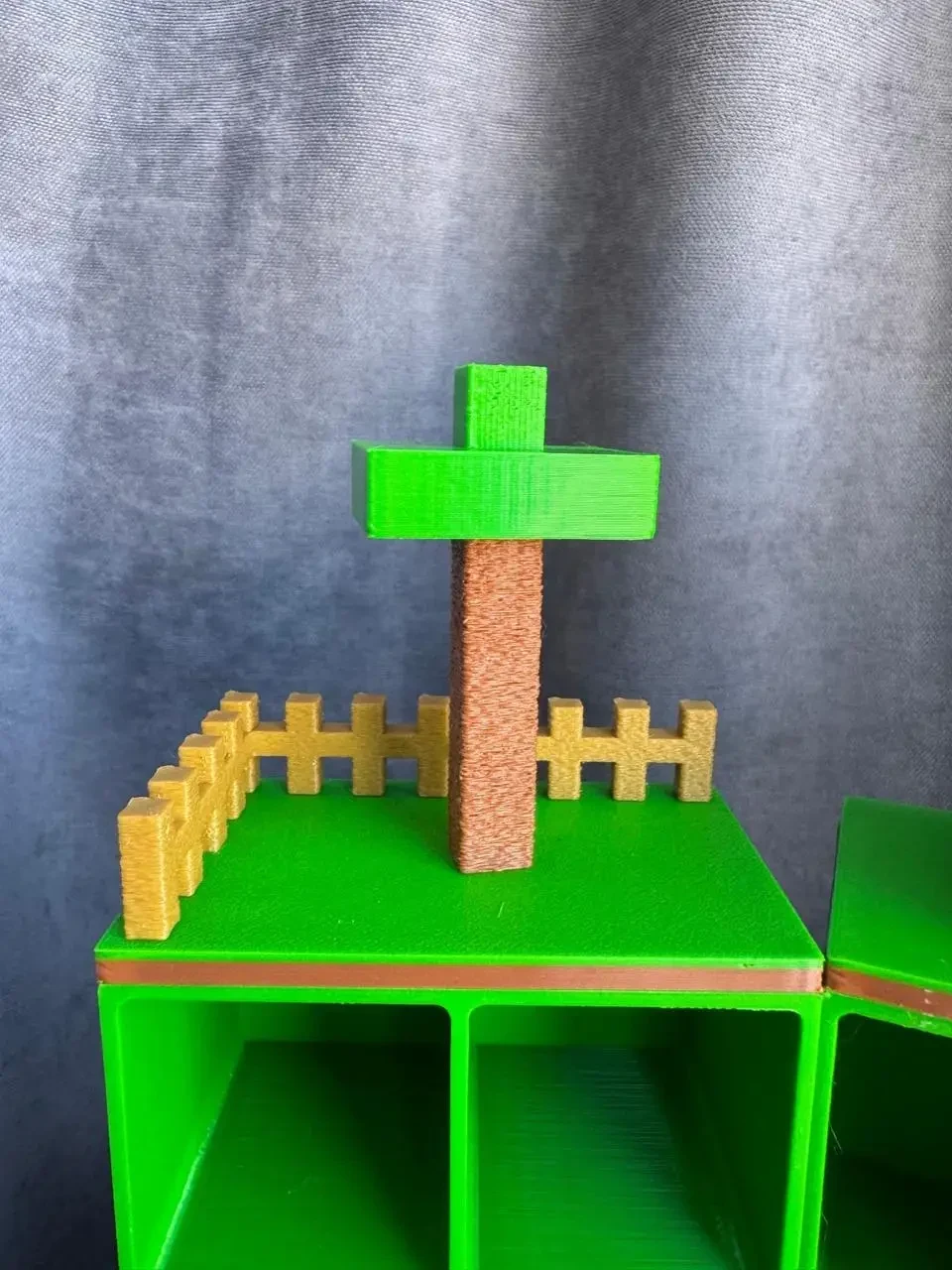 Підставка для зберігання всієї колекції фігурок Kinder Joy Minecraft Кіндер Джой, Display Stand для 28 фігурок Майнкрафт